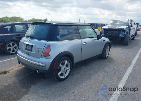 2003 Mini Cooper z USA, uszkodzony, nr VIN WMWRC334X3TC43283